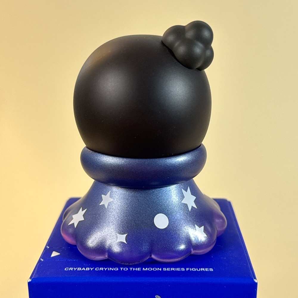 Crybaby Crying to the Moon • Half Moon • POPMART - Picture 4 of 10